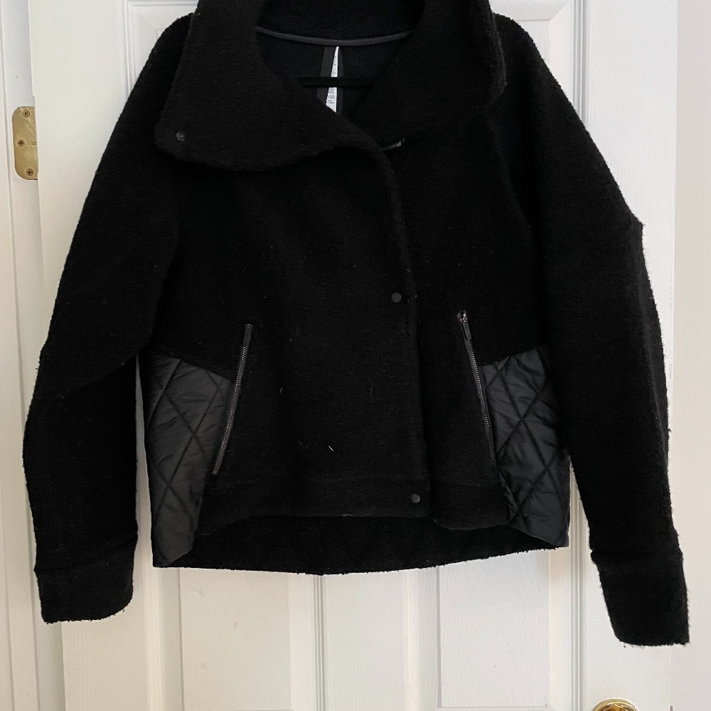 LULULEMON SHERPA/ PADDED JACKET